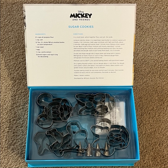 Disney Mickey & Friends Colorful Cookie Kit - Picture 2 of 5